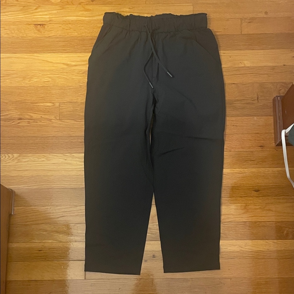 Lululemon Cropped Stretch Pants